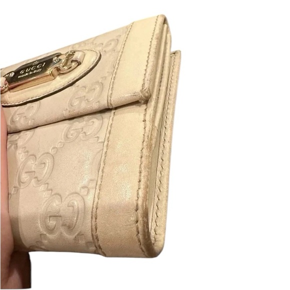 Gucci Cream Embossed Wallet - Picture 5 of 8